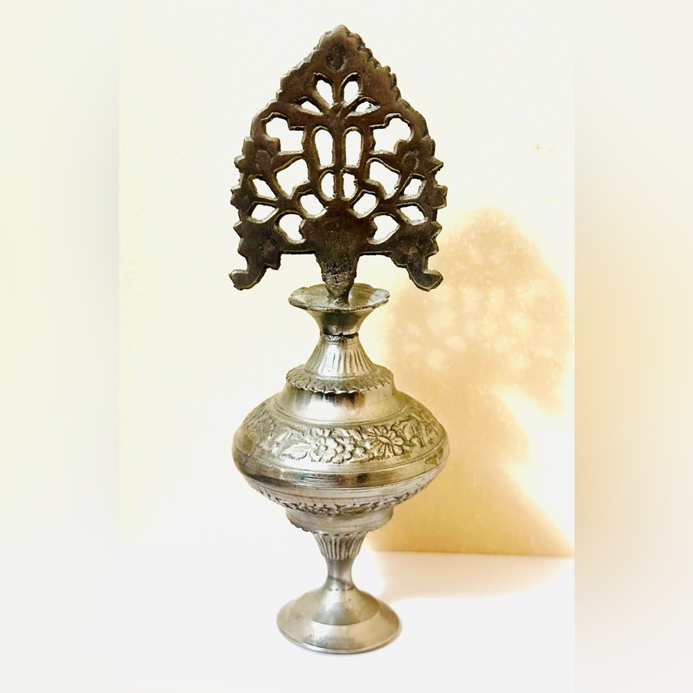 Vintage Elegant Silver Egyptian Pharaohs Kohl’s (eyeliner )Pot 
5 1/2 inches - Picture 4 of 9
